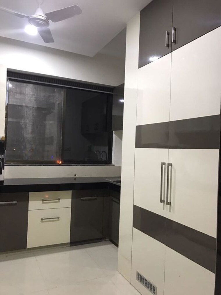 Kitchen, satellite 3 Bedroom 1250 Sq.Ft. Apartment In Satellite Ahmedabad 10598147