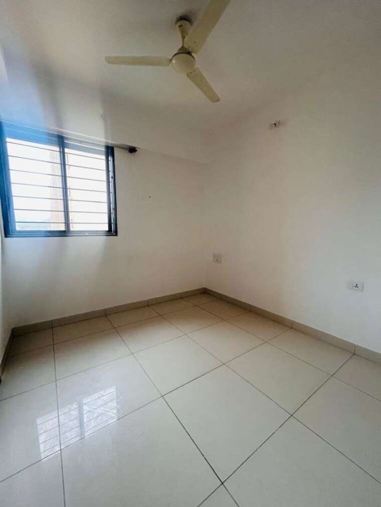 Room, nanded-kalashree 2.5 Bedroom 1350 Sq.Ft. Apartment In State Bank Nagar Pune 10600354
