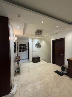 Room in 3 BHK Builder Floor at South Extension ii – for Sale