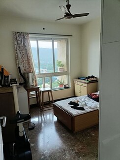 2 BHK Apartment For Rent in Hiranandani Meadows