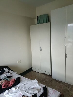 Room in 2 BHK Apartment at Dhamji Shamji Mahavir Spring Tulip Phase 1, Pokhran Road No Two – for Rent