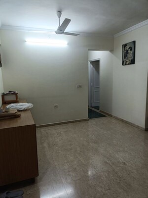 Room in 2 BHK Apartment at Dhamji Shamji Mahavir Spring Tulip Phase 1, Pokhran Road No Two – for Rent