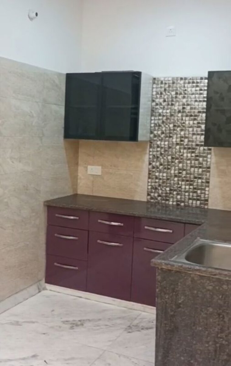 Kitchen, pratap vihar 3.5 Bedroom 90 Sq.Mt. Builder Floor In Pratap Vihar Ghaziabad 10600449