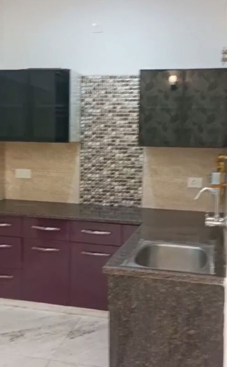 Kitchen, pratap vihar 3.5 Bedroom 90 Sq.Mt. Builder Floor In Pratap Vihar Ghaziabad 10600449