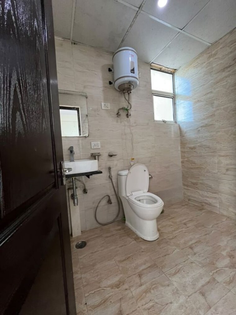 Bathroom, m-r-platinum-321 2.5 Bedroom 1170 Sq.Ft. Apartment In Raj Nagar Extension Ghaziabad 10600469