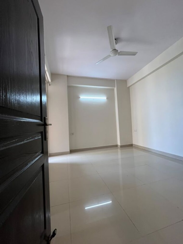 Bathroom, m-r-platinum-321 2.5 Bedroom 1170 Sq.Ft. Apartment In Raj Nagar Extension Ghaziabad 10600469