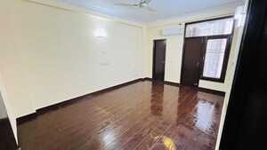 Room in 3 BHK Builder Floor at Panchsheel Enclave – for Rent