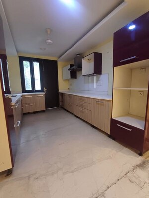 Room in 4 BHK Builder Floor at Nehru Enclave – for Rent