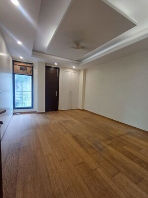 Room in 4 BHK Builder Floor at Nehru Enclave – for Rent
