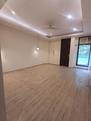 Room in 4 BHK Builder Floor at Nehru Enclave – for Rent