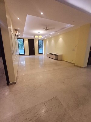 Room in 4 BHK Builder Floor at Nehru Enclave – for Rent