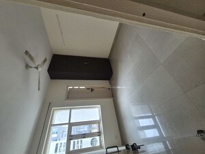 Furnished Amenities in 3 BHK Apartment at Omaxe Heights, Sector 86 – for Rent