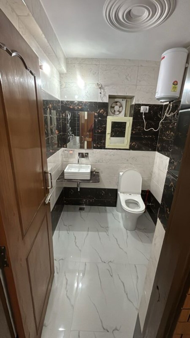 Attached Bathroom, sector 19 dwarka 2 Bedroom 1340 Sq.Ft. Apartment In Sector 19 Dwarka Delhi 10600507