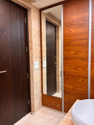 Furnished Amenities in 3 BHK Builder Floor at Sukhdev Vihar – for Rent