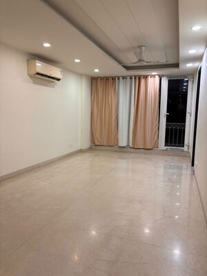 Room in 3 BHK Builder Floor at Sukhdev Vihar – for Rent