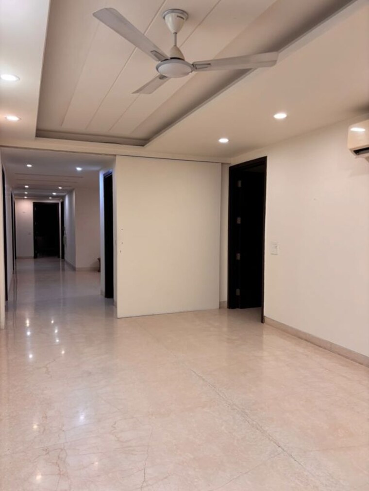 Room, sukhdev vihar 3 Bedroom 3960 Sq.Ft. Builder Floor In Sukhdev Vihar Delhi 10600518