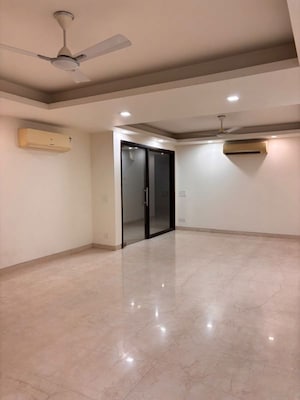 3 BHK Builder Floor For Rent in Sukhdev Vihar