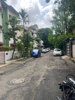 Parking in 6+ BHK Independent House at Vashi Sector 8 – for Sale