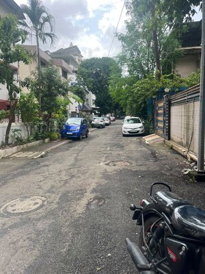 Parking in 6+ BHK Independent House at Vashi Sector 8 – for Sale