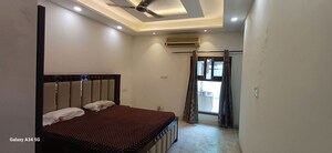 Bedroom in 2 BHK Builder Floor at Sector 44 – for Rent