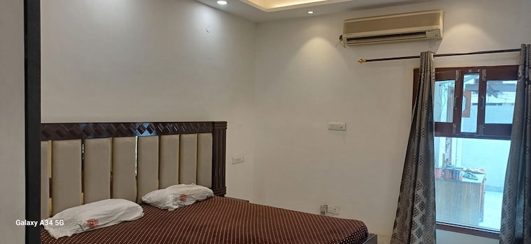 Room, sector 44 2 Bedroom 1000 Sq.Ft. Builder Floor In Sector 44 Chandigarh 10600504
