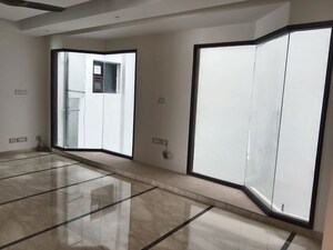 Room in 4 BHK Builder Floor at Greater Kailash ii – for Rent