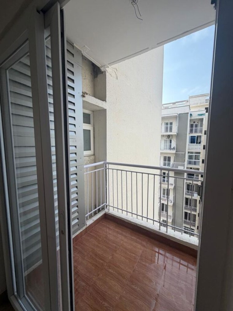 Balcony, gaur-city-2-14th-avenue 2.5 Bedroom 1175 Sq.Ft. Apartment In Sector 16c Greater Noida Greater Noida 10600520