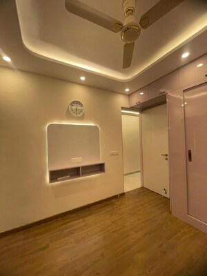 Room in 3 BHK Apartment at Signature Global City, Sector 37d – for Rent