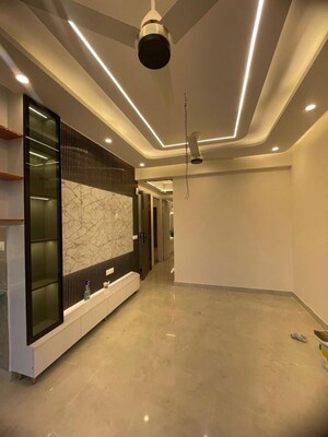 Room in 3 BHK Apartment at Signature Global City, Sector 37d – for Rent