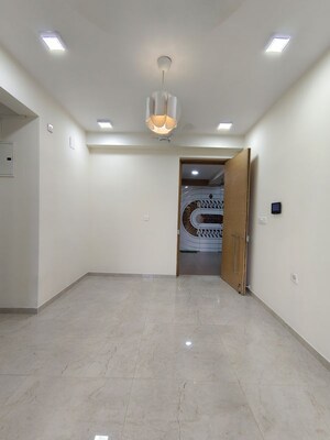 Room in 2 BHK Apartment at Tata Serein, Pokhran Road No Two – for Rent