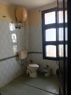 Bathroom in 1 RK Builder Floor at Sector 22 – for Rent