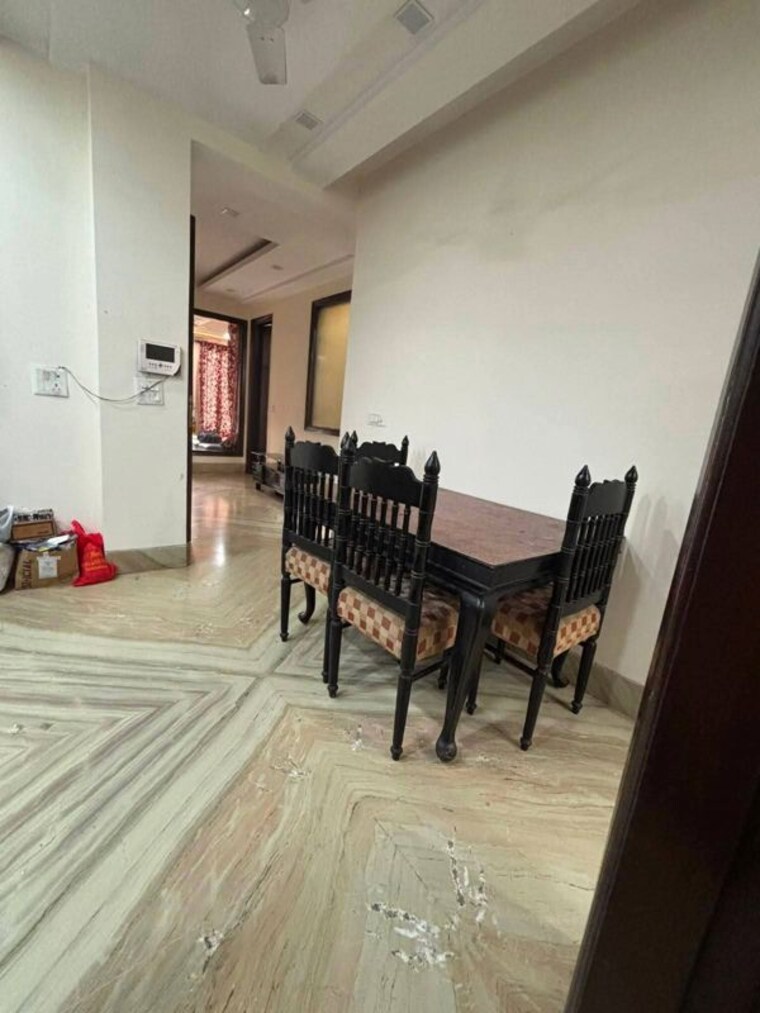 Gym, shivalik colony 3 Bedroom 1800 Sq.Ft. Builder Floor In Shivalik Colony Delhi 10600568