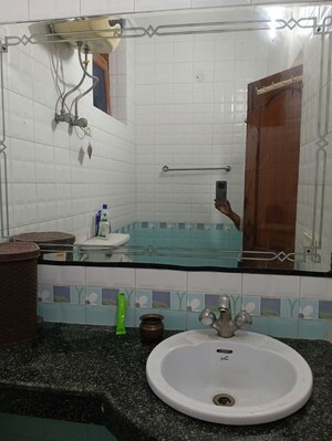 Bathroom in 1 BHK Builder Floor at Sector 22 – for Rent