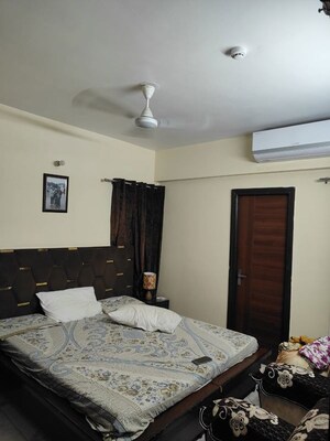 Bedroom in 3 BHK Builder Floor at Vasundhara Pride, Vasundhara Sector 16 – for Rent