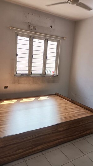 Room in 2.5 BHK Apartment at Shrawandhara Apartment, Hadapsar – for Rent