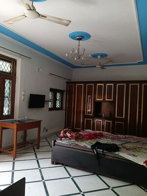 1 BHK Builder Floor For Rent in Sector 21