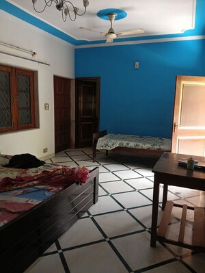 Bedroom in 1 BHK Builder Floor at Sector 21 – for Rent