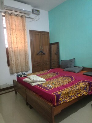 Bedroom in 2 BHK Builder Floor at Sector 21 – for Rent