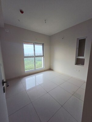 Room in 3 BHK Apartment at Godrej Park Ridge, Manjari – for Rent