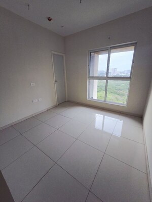 Room in 3 BHK Apartment at Godrej Park Ridge, Manjari – for Rent