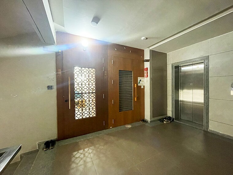 Room, hanspura 3 Bedroom 264 Sq.Yd. Apartment In Hanspura Ahmedabad 10600632