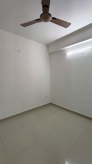 Room in 3 BHK Apartment at Conscient Habitat 78, Sector 78 – for Sale