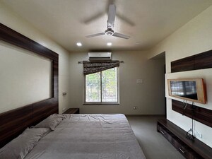 Room in 2 BHK Apartment at Kolte Patil Rose Parade, Kondhwa – for Rent