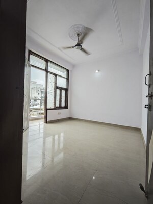 Room in 3 BHK Builder Floor at Saket – for Rent