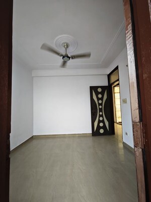 Room in 3 BHK Builder Floor at Saket – for Rent