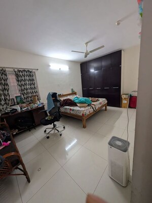Team Area in 3 BHK Apartment at Narsingi – for Rent