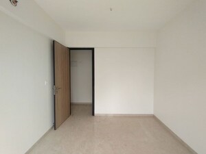 Room in 4 BHK Apartment at Dosti Eastern Bay Phase 3, Wadala – for Sale