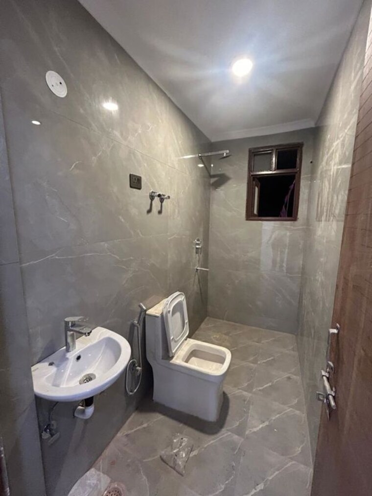 Bathroom, saket 1 Bedroom 700 Sq.Ft. Apartment In Saket Delhi 10600693
