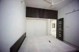 Room in 4 BHK Independent House at Vavol – for Sale