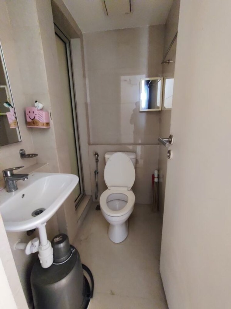 Bathroom, hiranandani-estate-solitaire-c 1 Bedroom 450 Sq.Ft. Apartment In Ghodbunder Road Thane 10600714